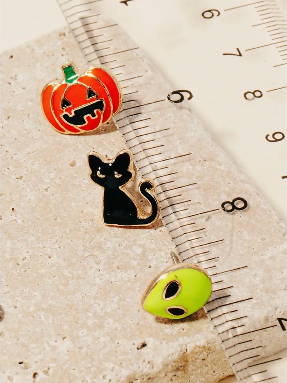 Alien, 👽 black cat 🐈⬛ & Orange Pumpkin 🎃 Halloween Stud Earrings - Picture 3 of 3